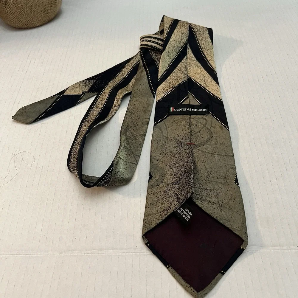 Conte di Milano Mens Tie Italian Silk Necktie Gentleman Geometric Italy Neckwear